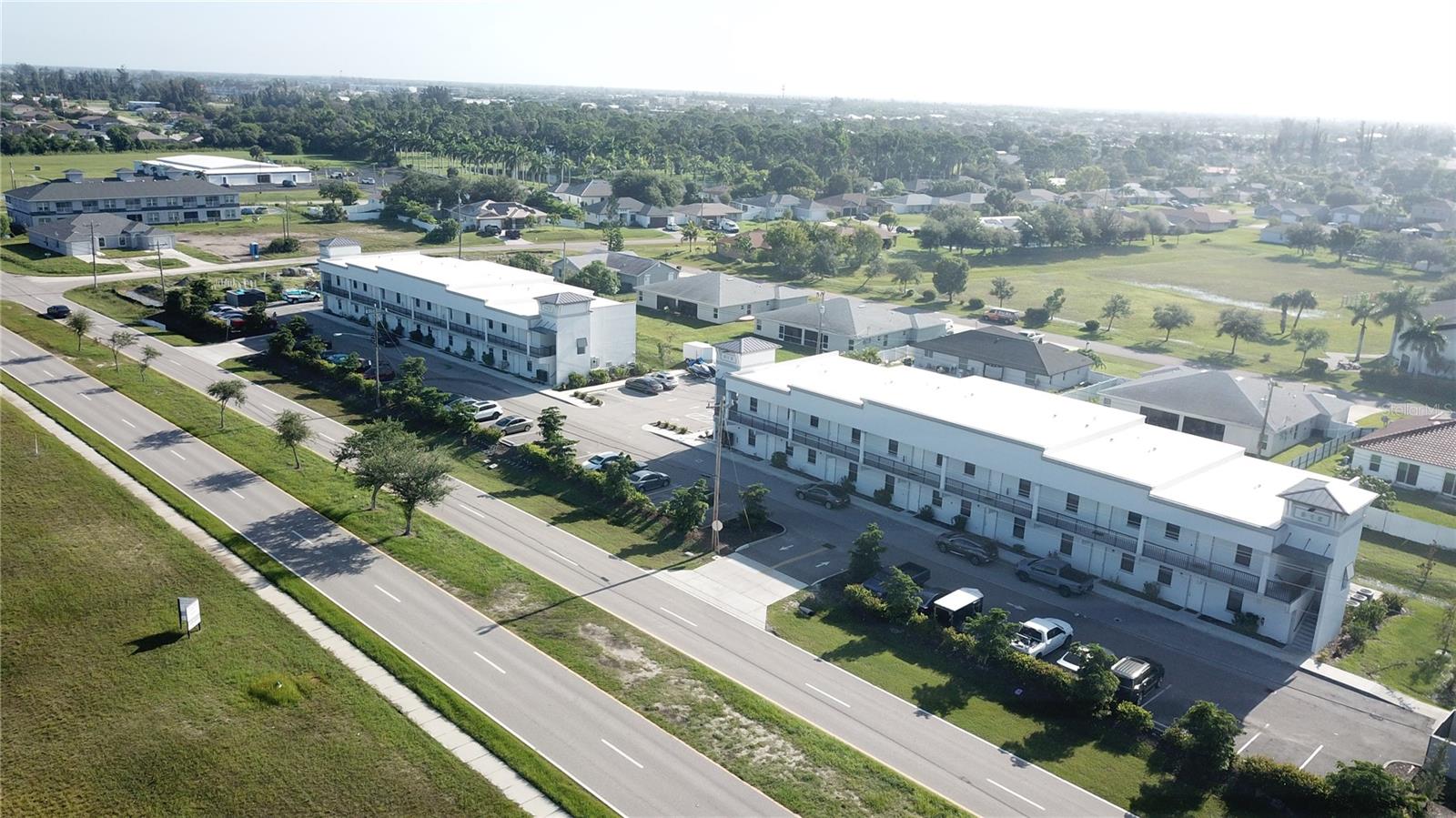 907 Skyline Boulevard, FL