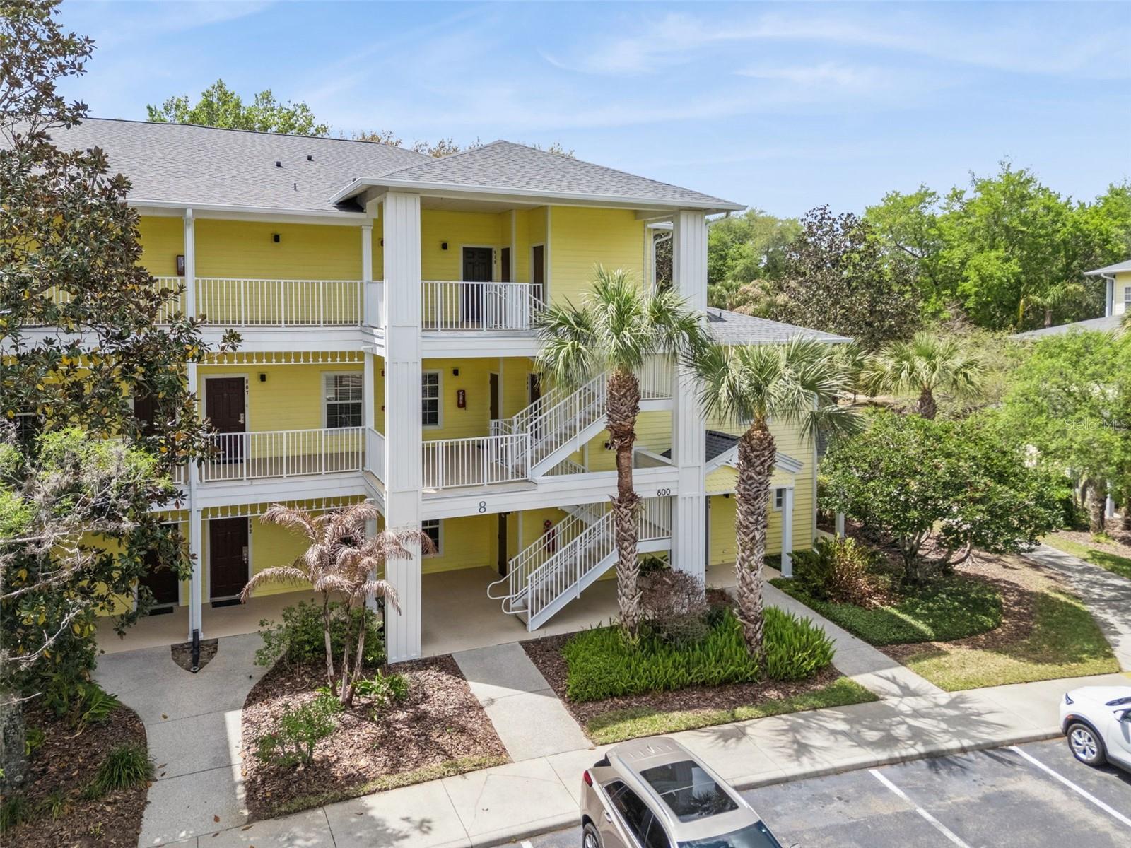 810 Lucaya Loop, FL