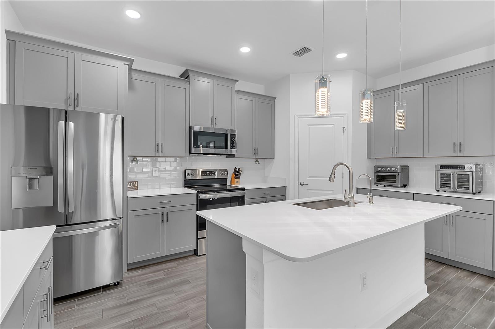 1807 Good Neighbor Loop, FL