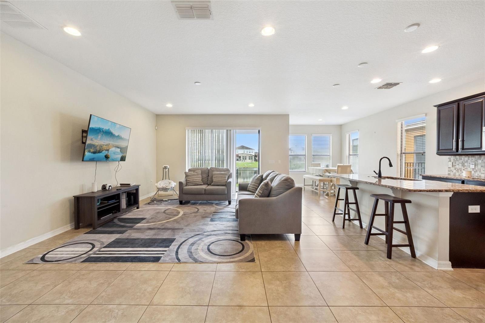 1005 Fountain Coin Loop, FL