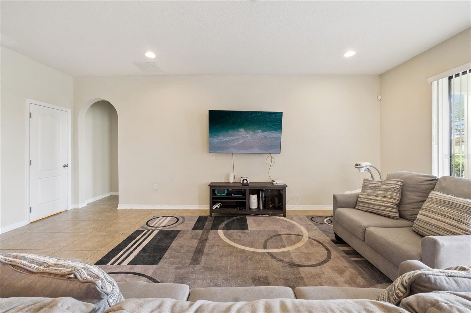 1005 Fountain Coin Loop, FL