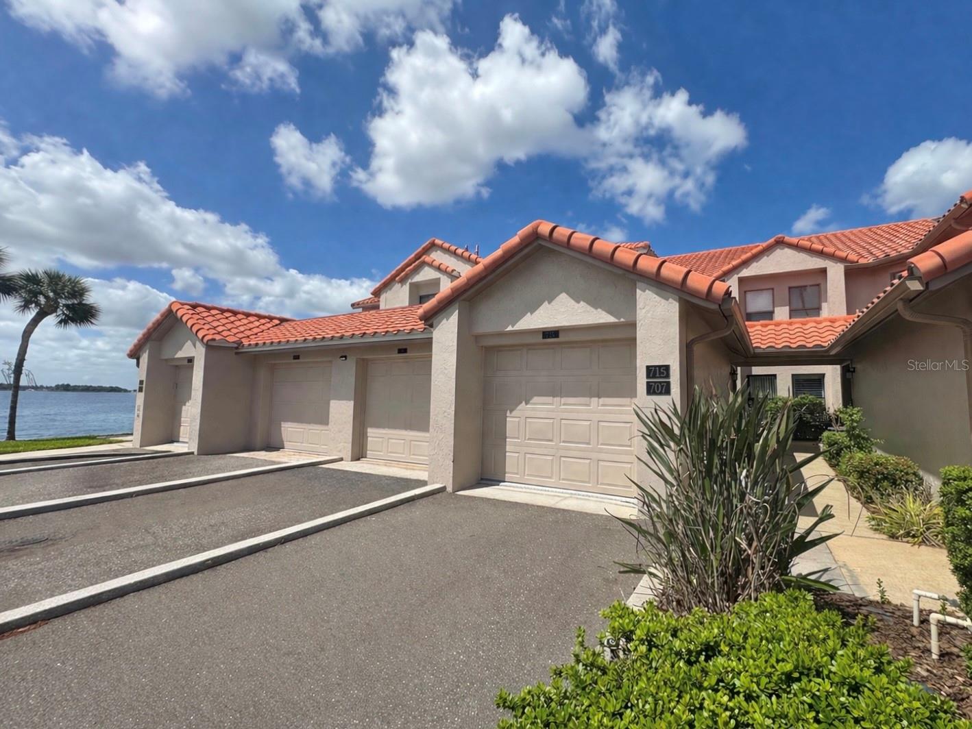 715 Magnolia Place, FL