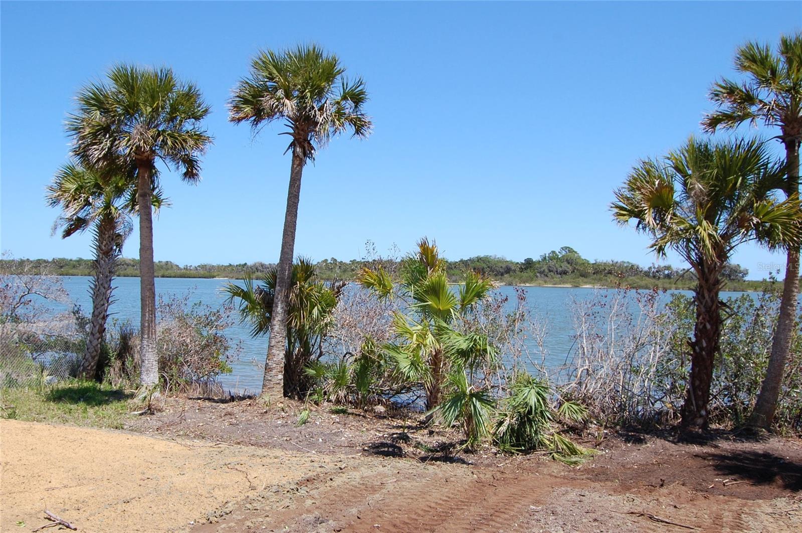 EDGEWATER, FL