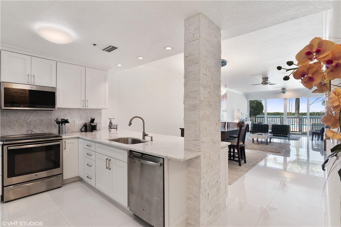 615 Dream Island Road, FL
