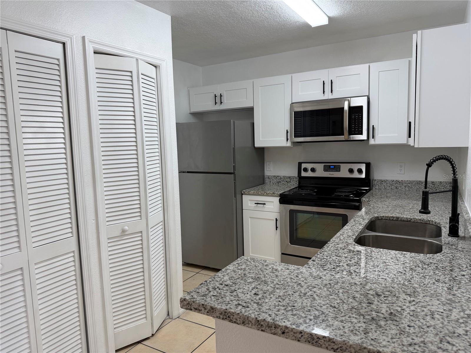 2864 Club Cortile Cir, FL