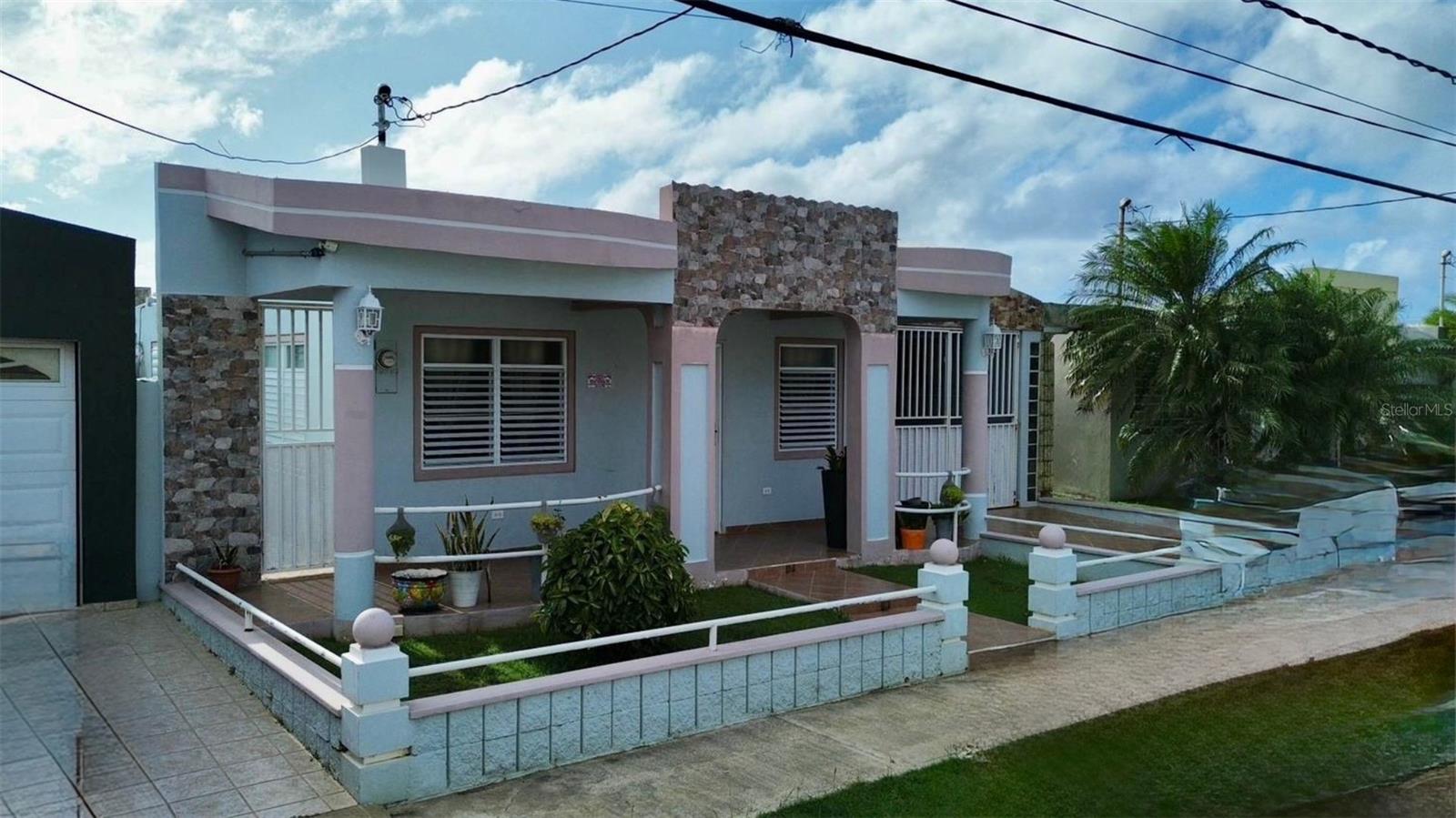 A11 Bo Islote, Costa Atlantico, PR