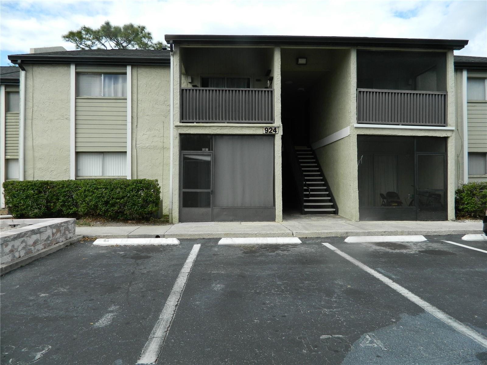 924 Lake Destiny Road, FL
