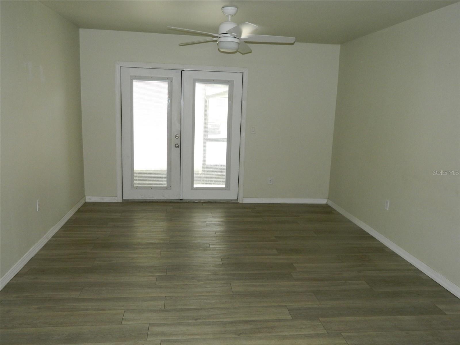 924 Lake Destiny Road, FL