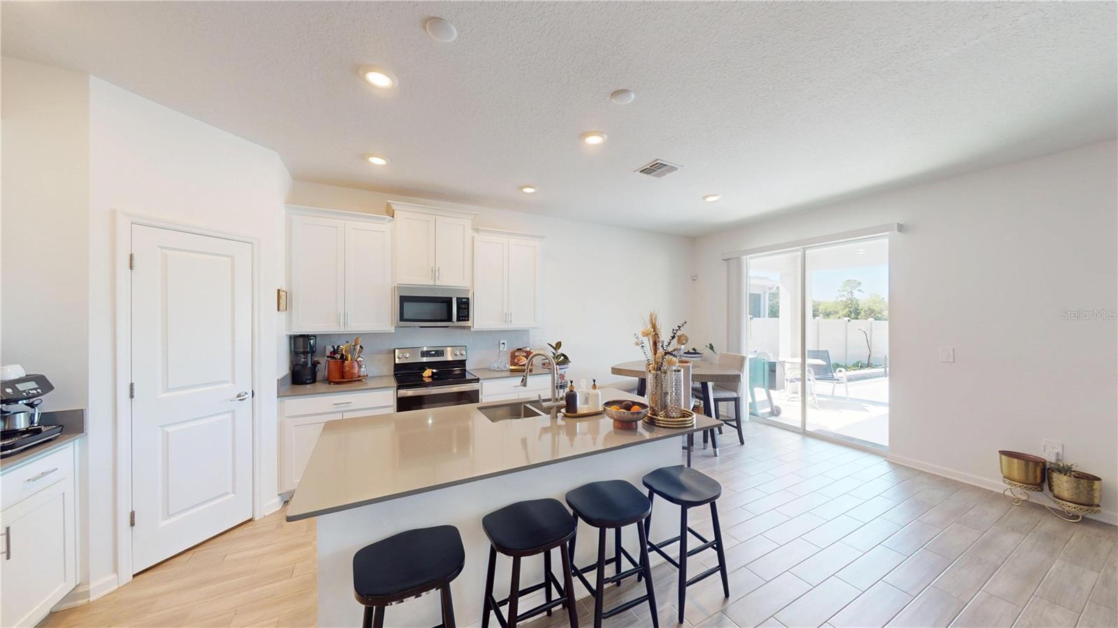 6242 Lakepine Street, FL