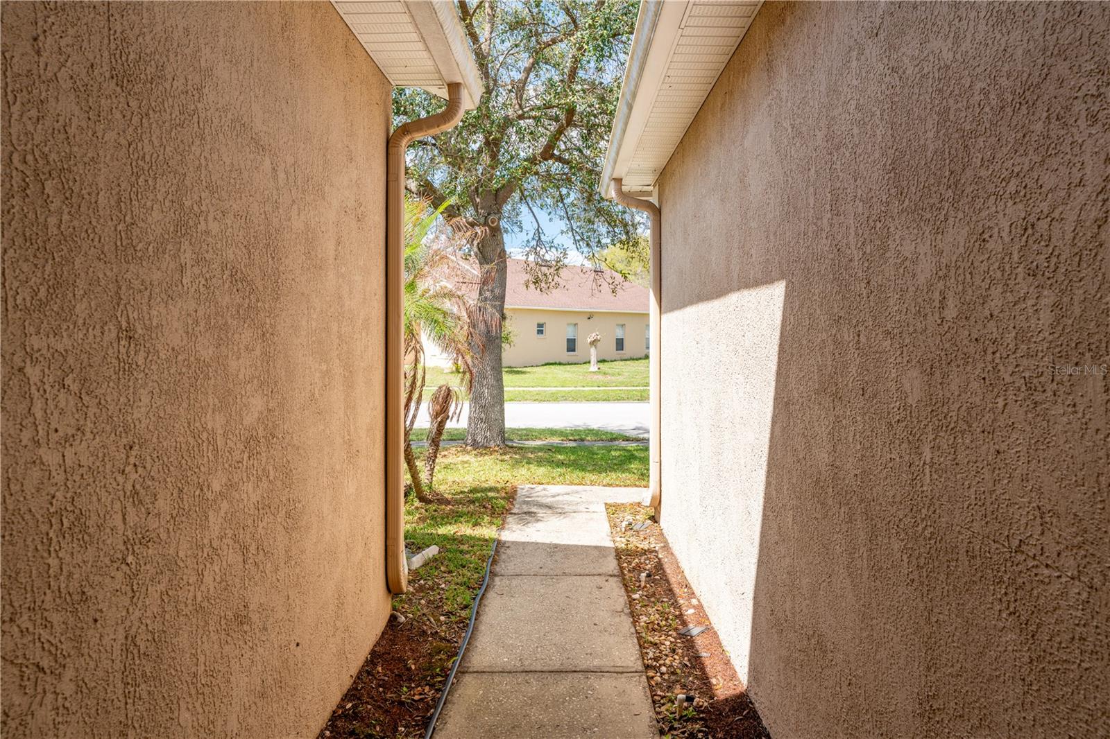 2563 Aster Cove Lane, FL