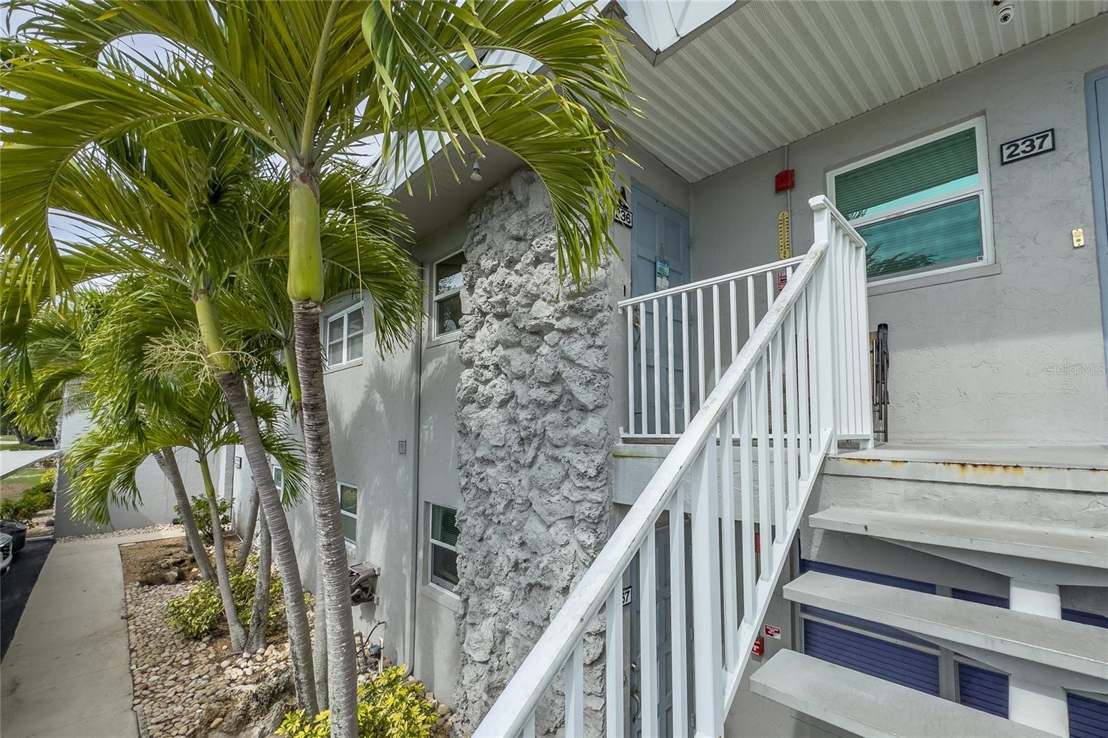 REGENCY CONDO, 33919
