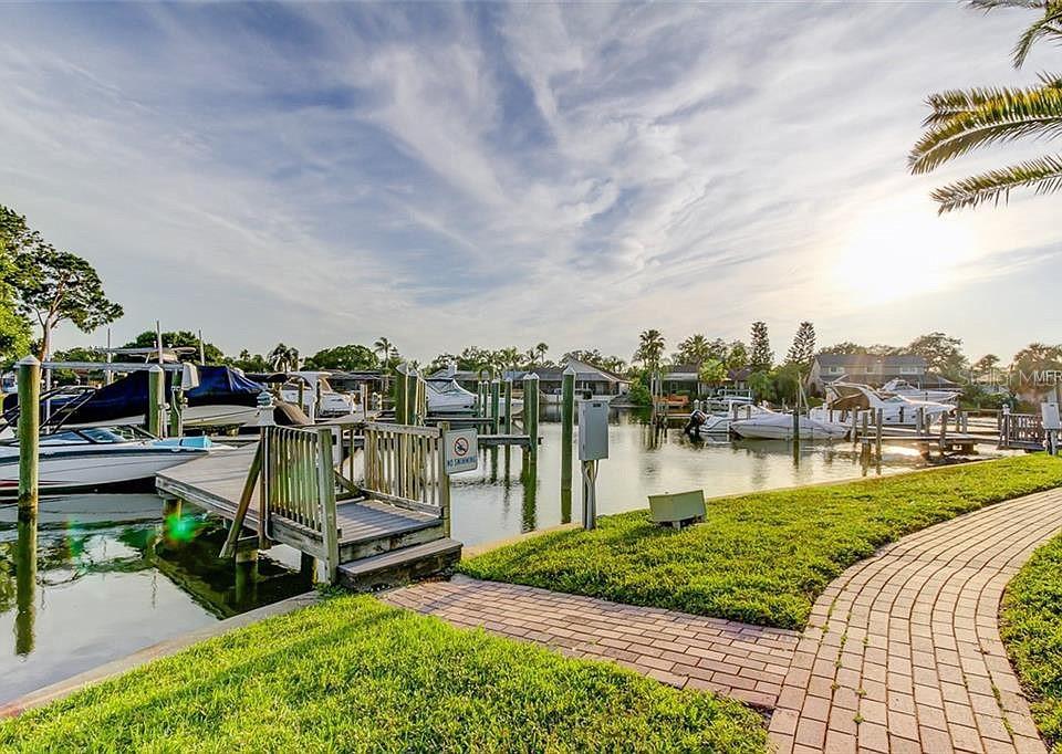 10416 Saint Tropez Place, FL