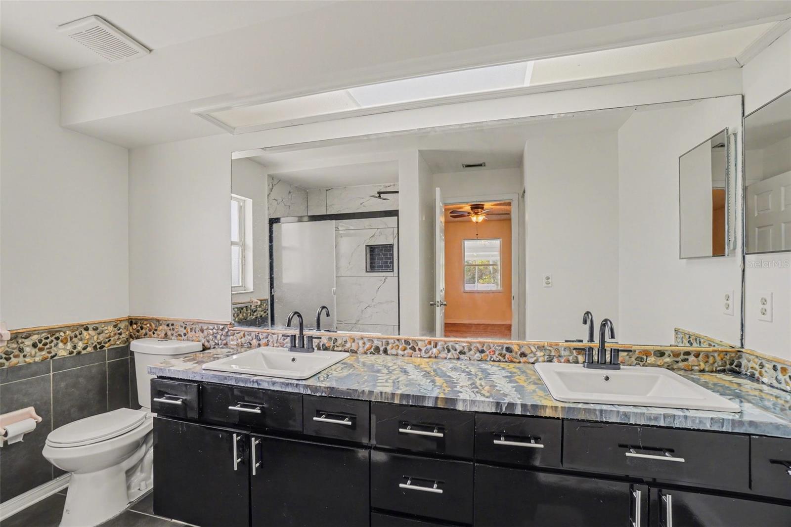 808 Chamberlain Loop, FL