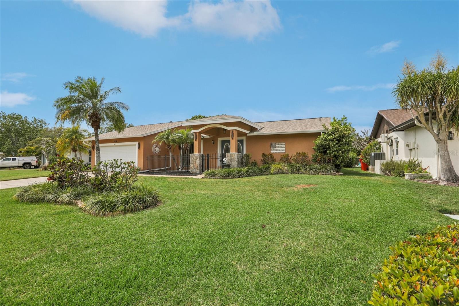 5916 Oakhurst Drive, FL