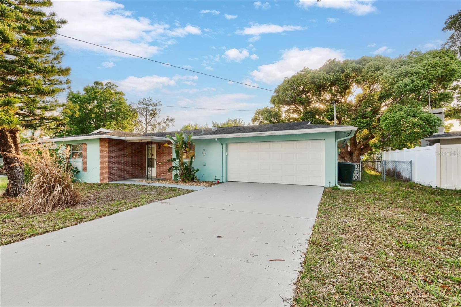 1248 Lazy Lake Road, FL