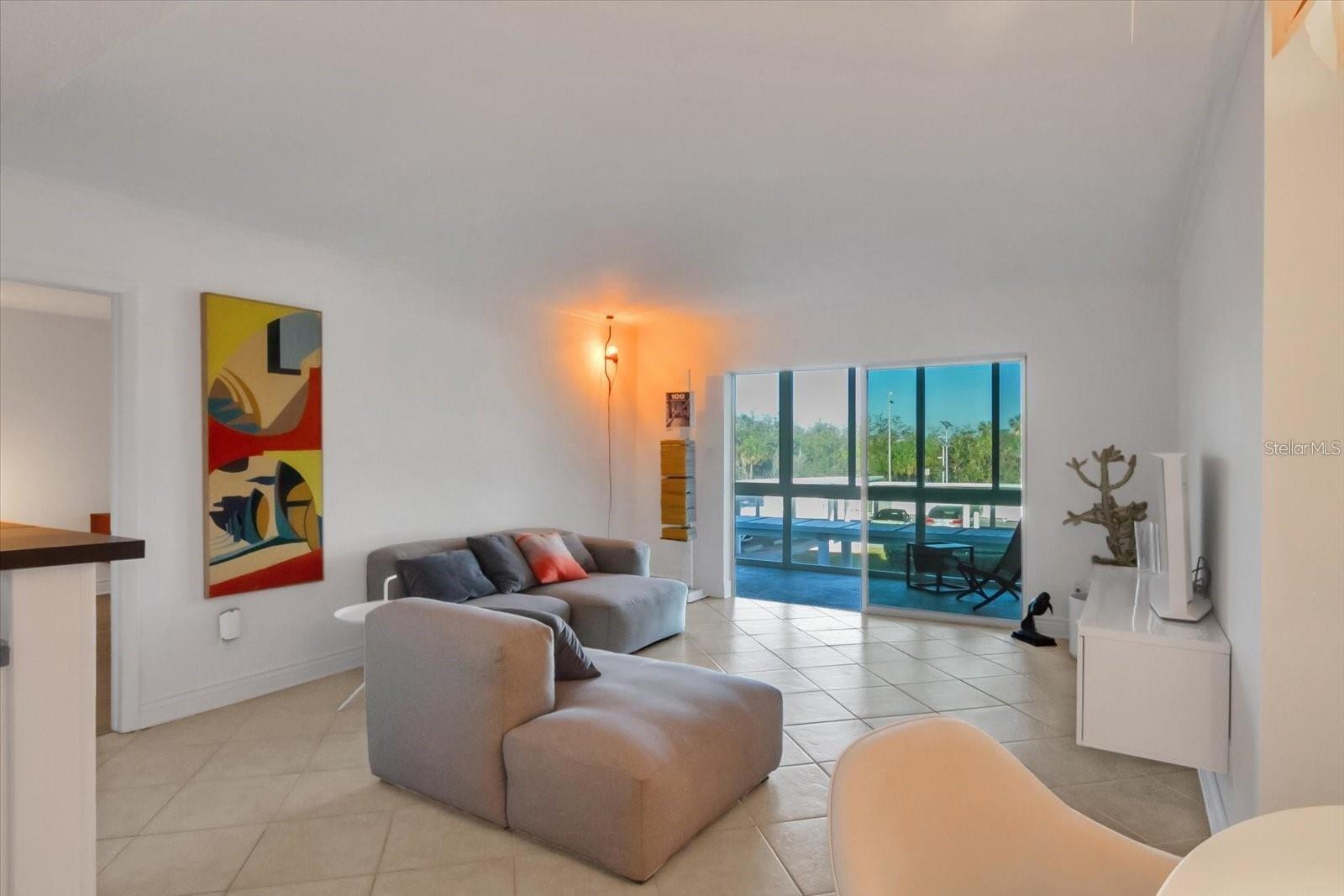 2100 Benjamin Franklin Drive, FL