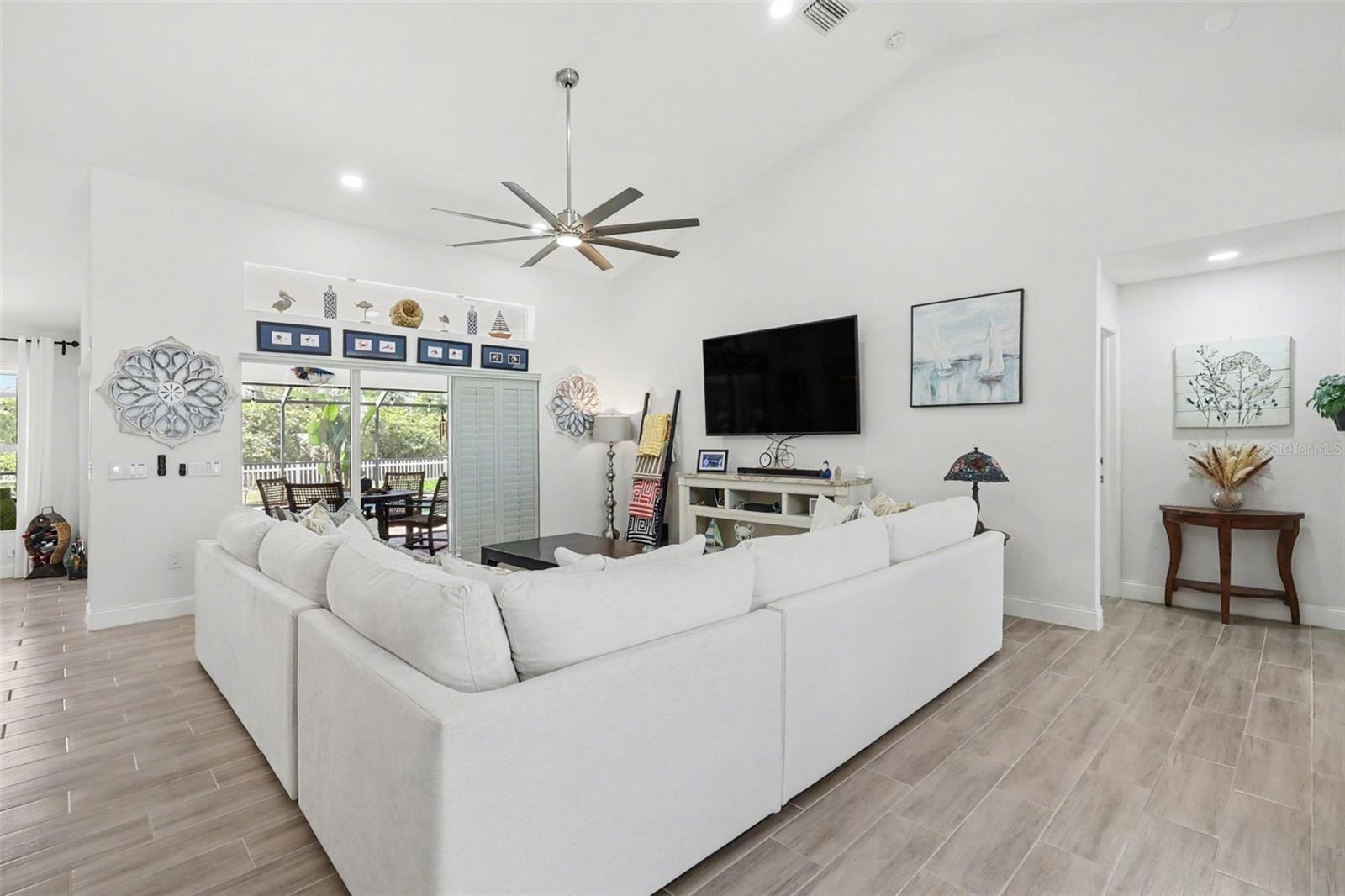 301 Gold Tree, FL