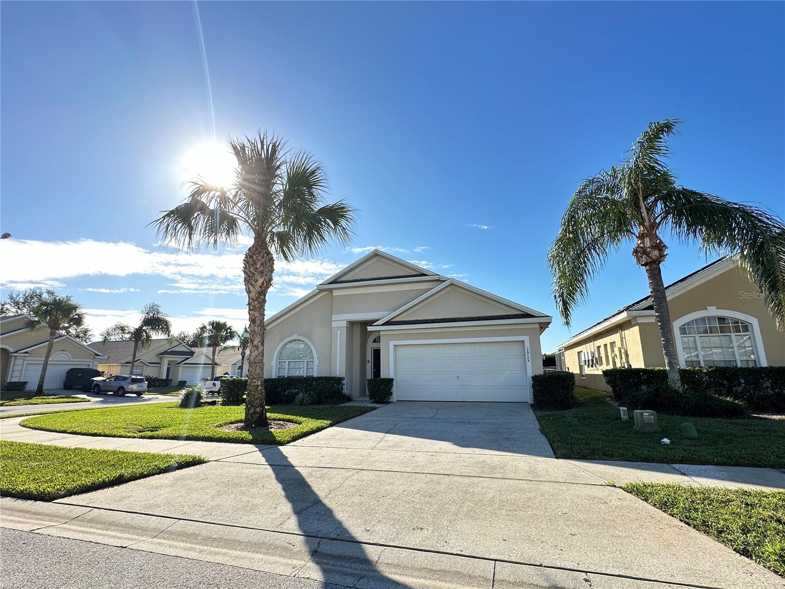 16724 Rolling Green Drive, FL