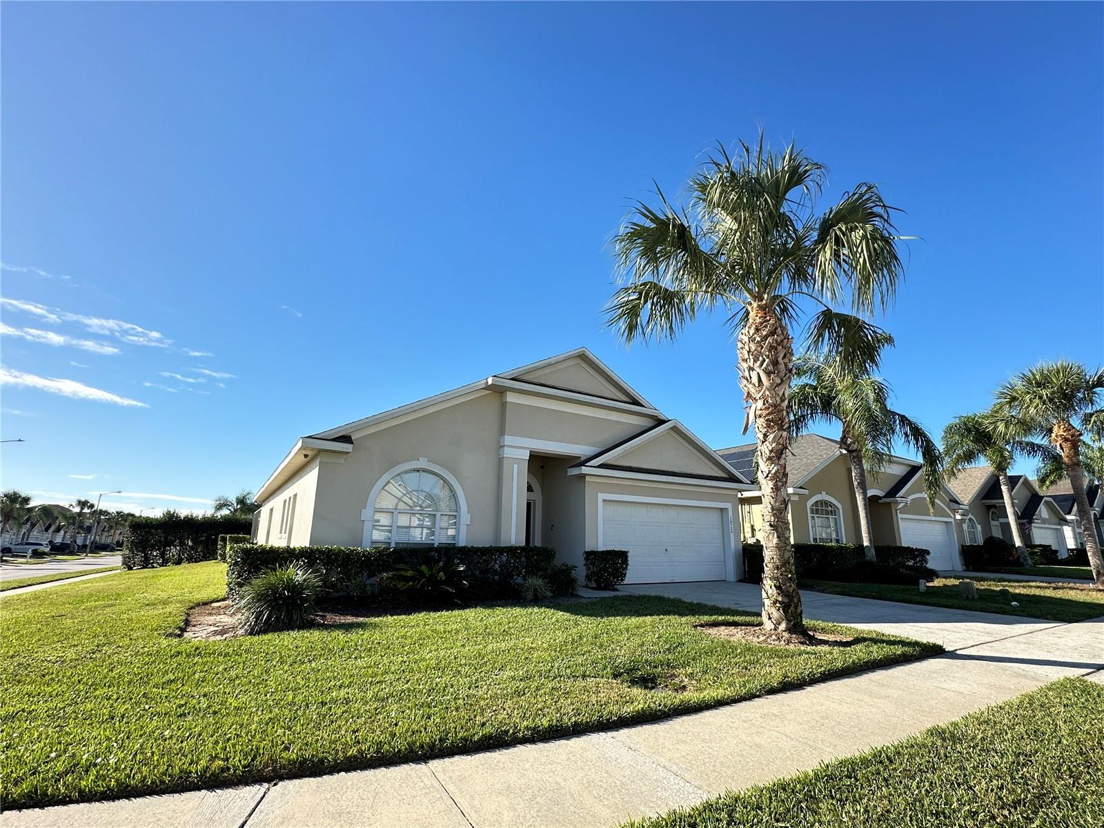 16724 Rolling Green Drive, FL