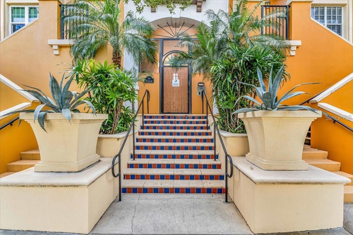100 4th Avenue, FL