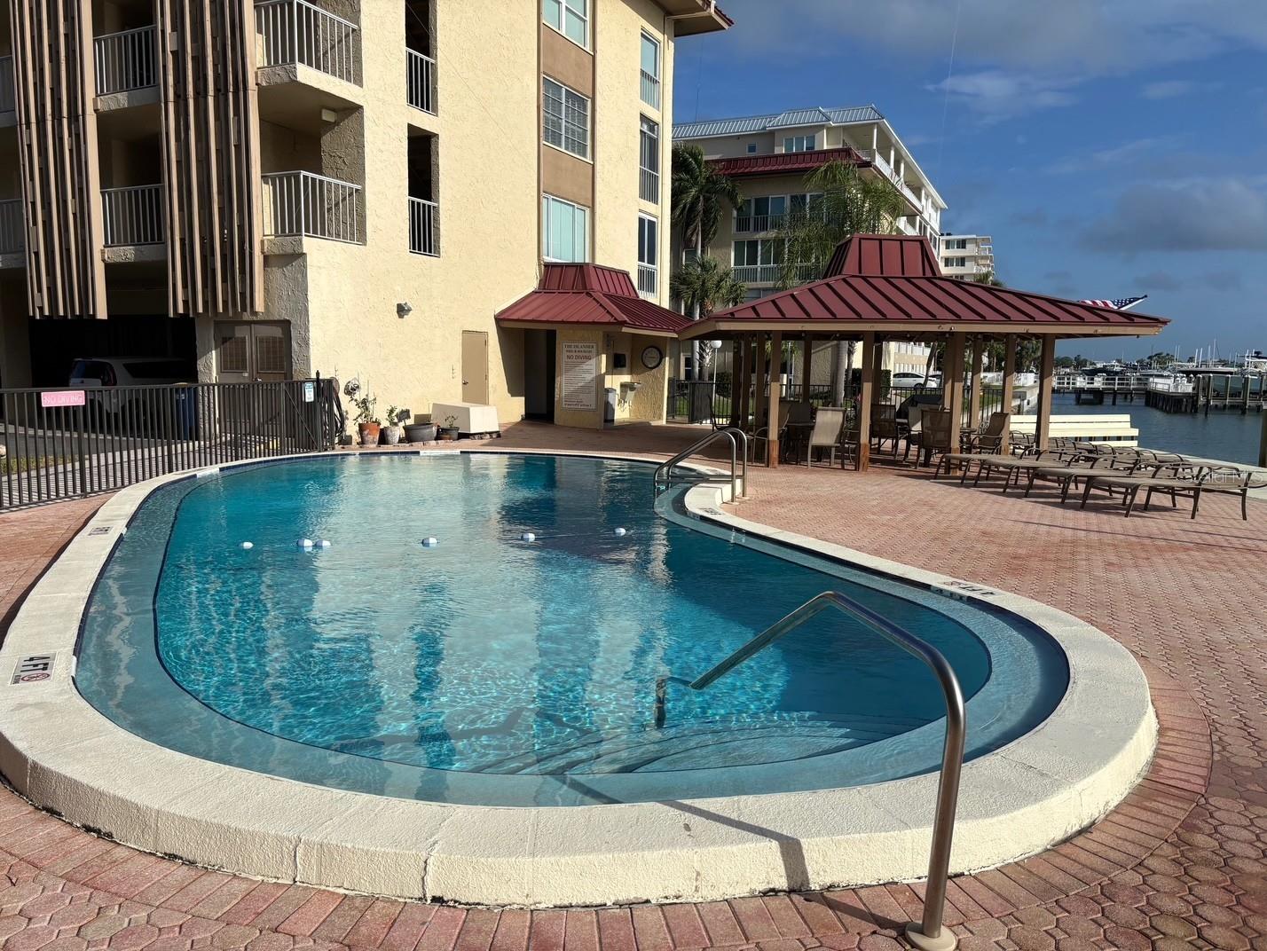 121 Island Way, FL