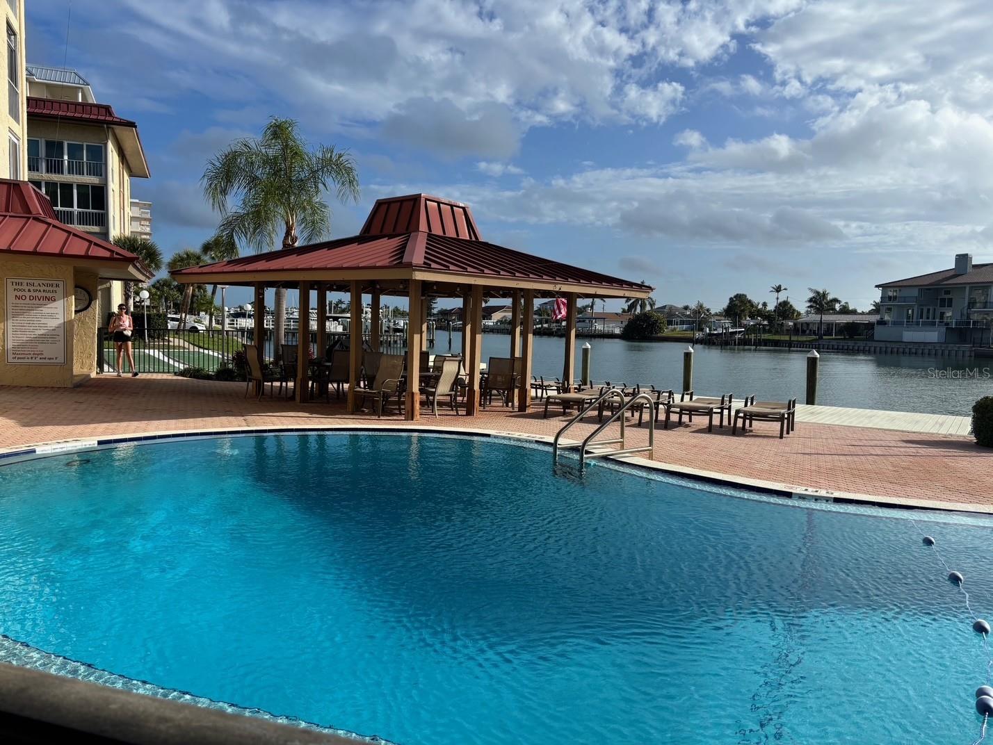 121 Island Way, FL