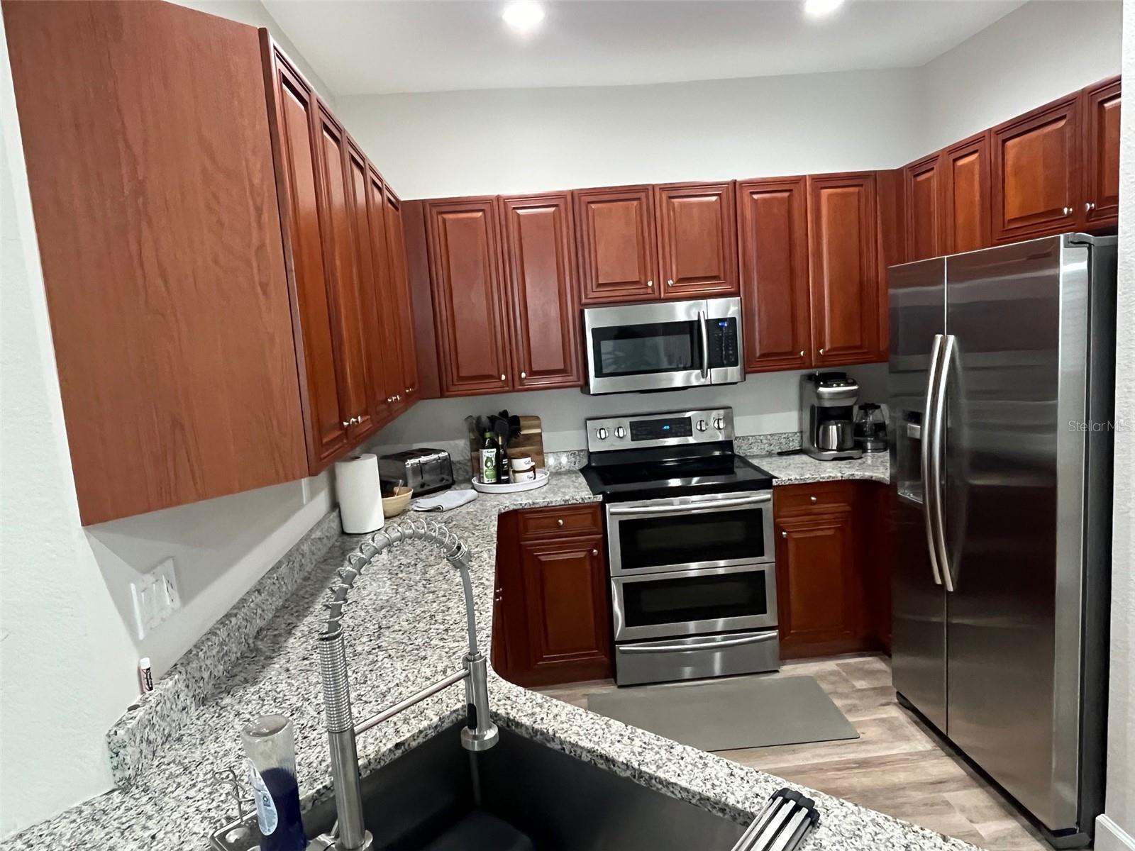 240 End Drive, FL