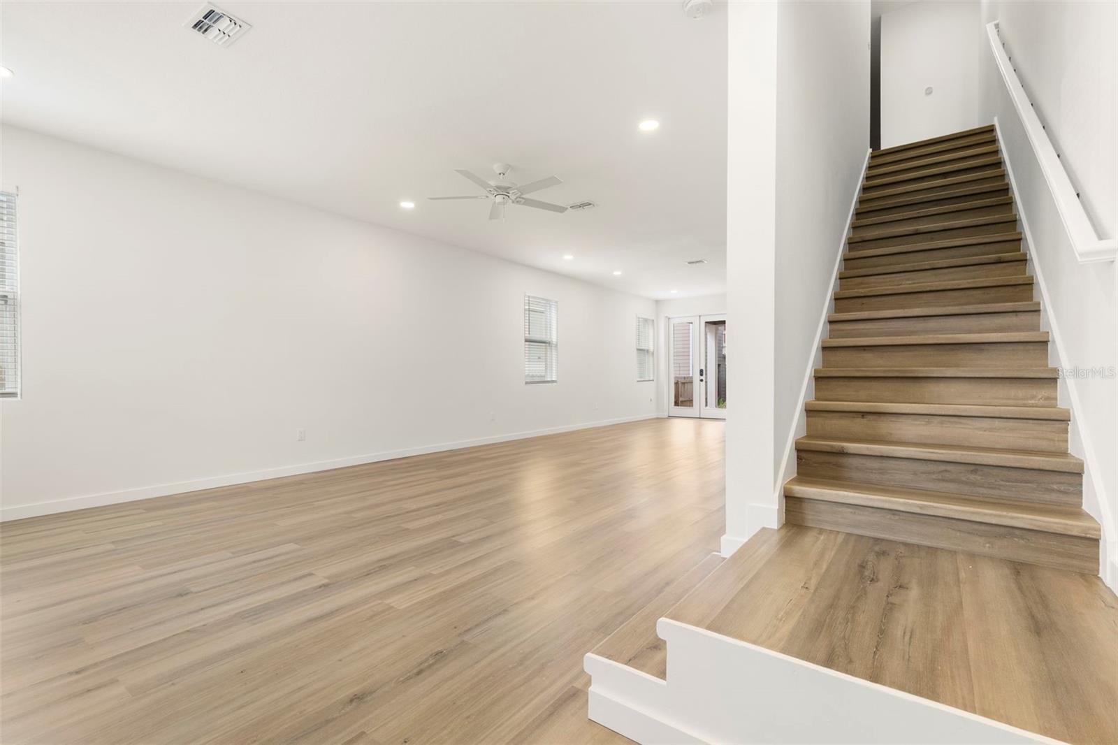 210 Columbus Drive, FL