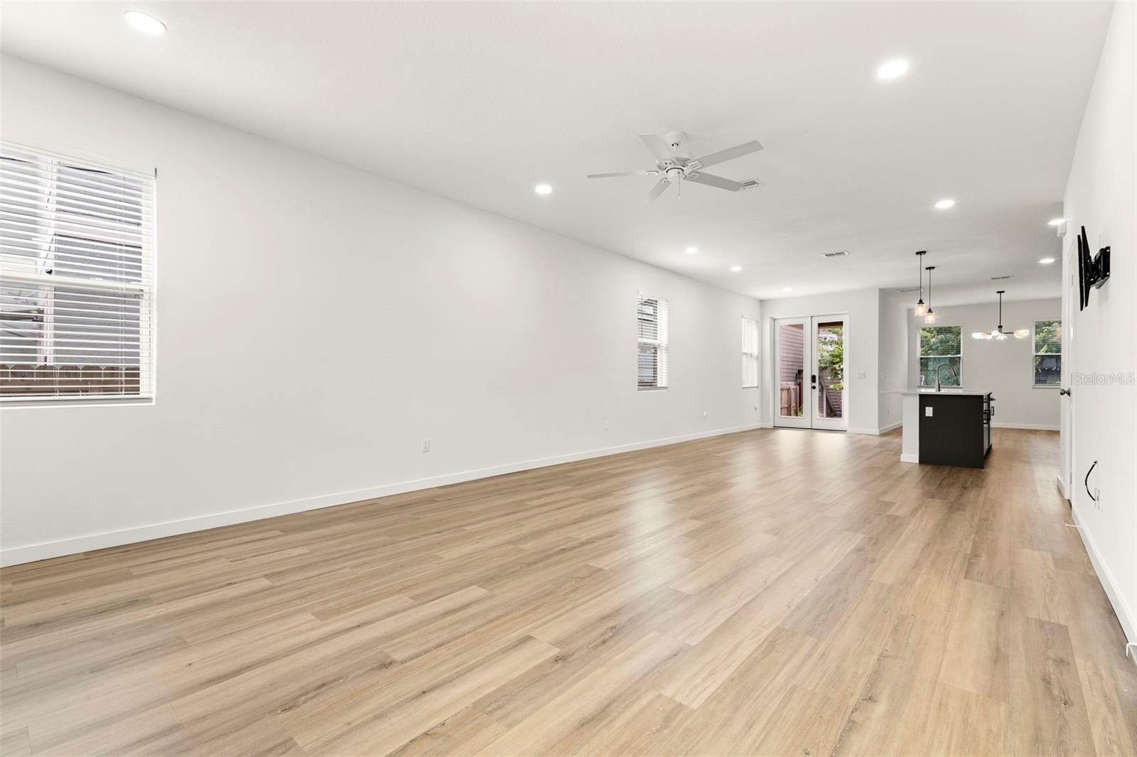 210 Columbus Drive, FL