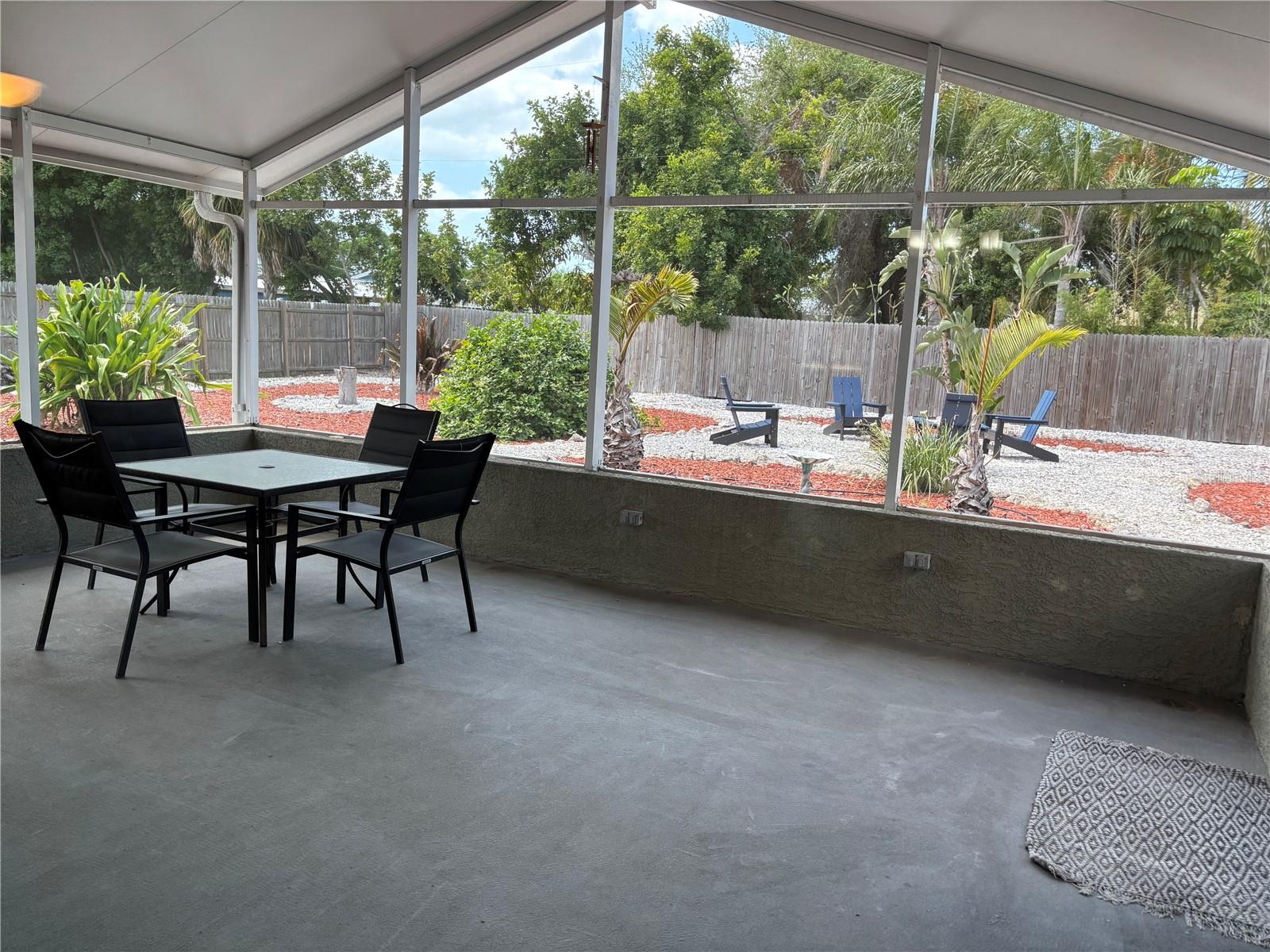1008 Estremadura Drive, FL