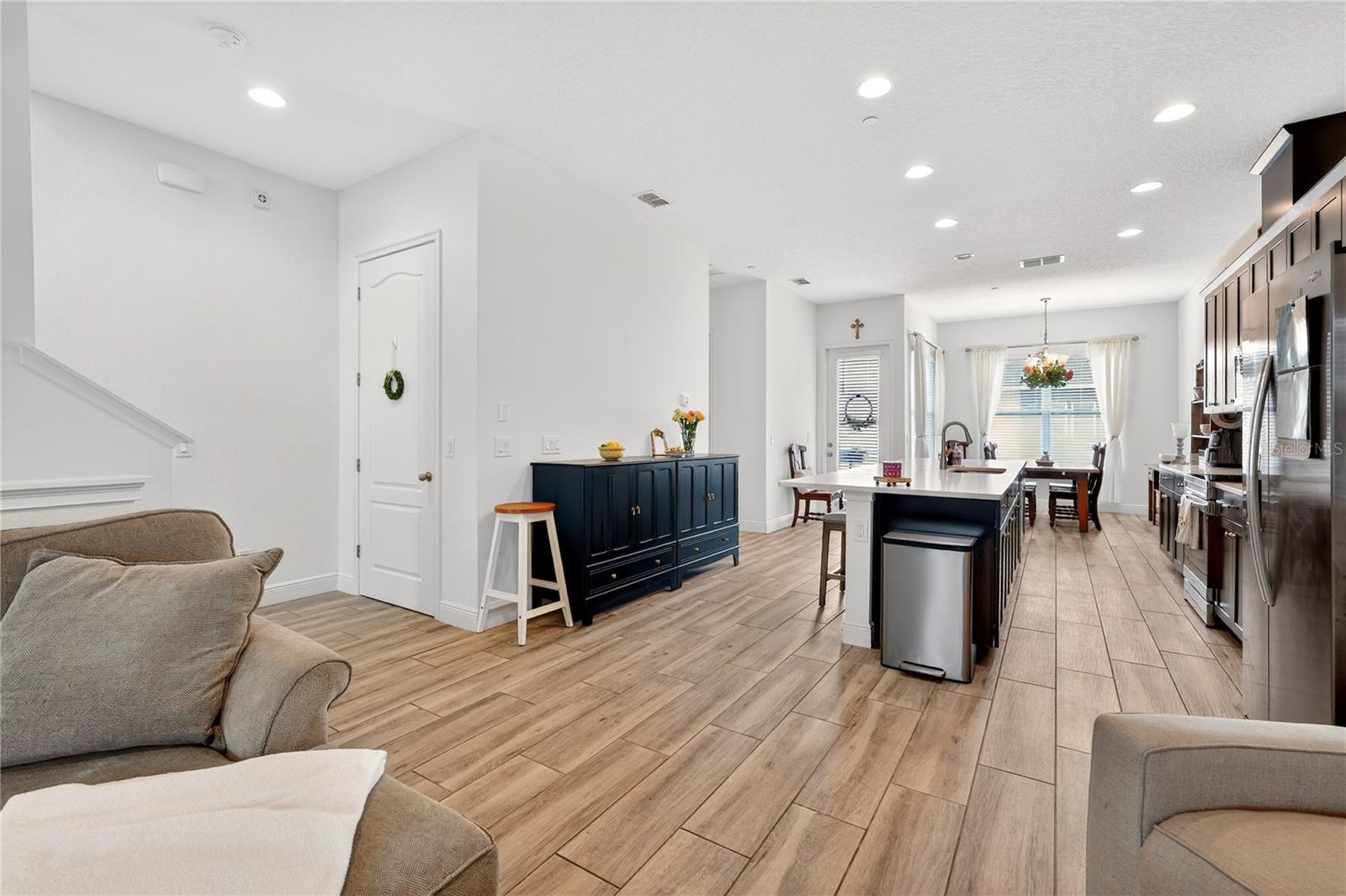 8412 Karrer Ter, FL