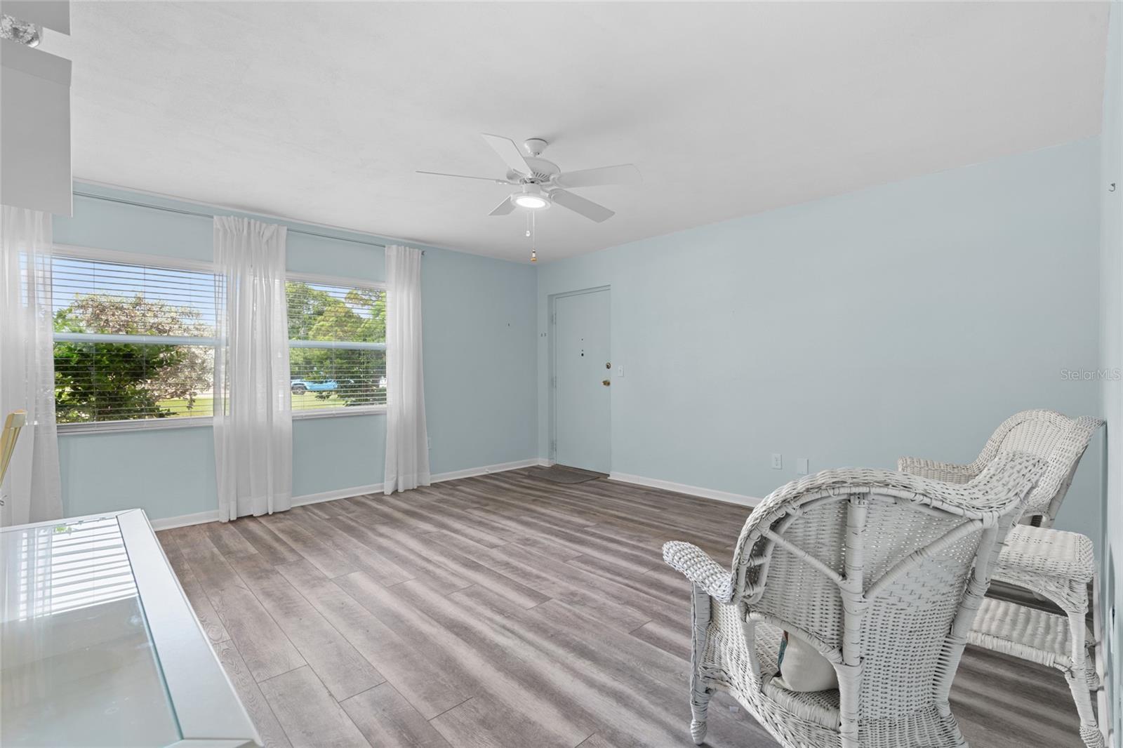 209 Lincoln Circle, FL