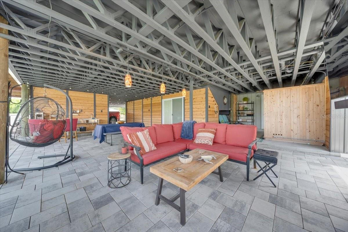 8813 Lagoon Street, FL