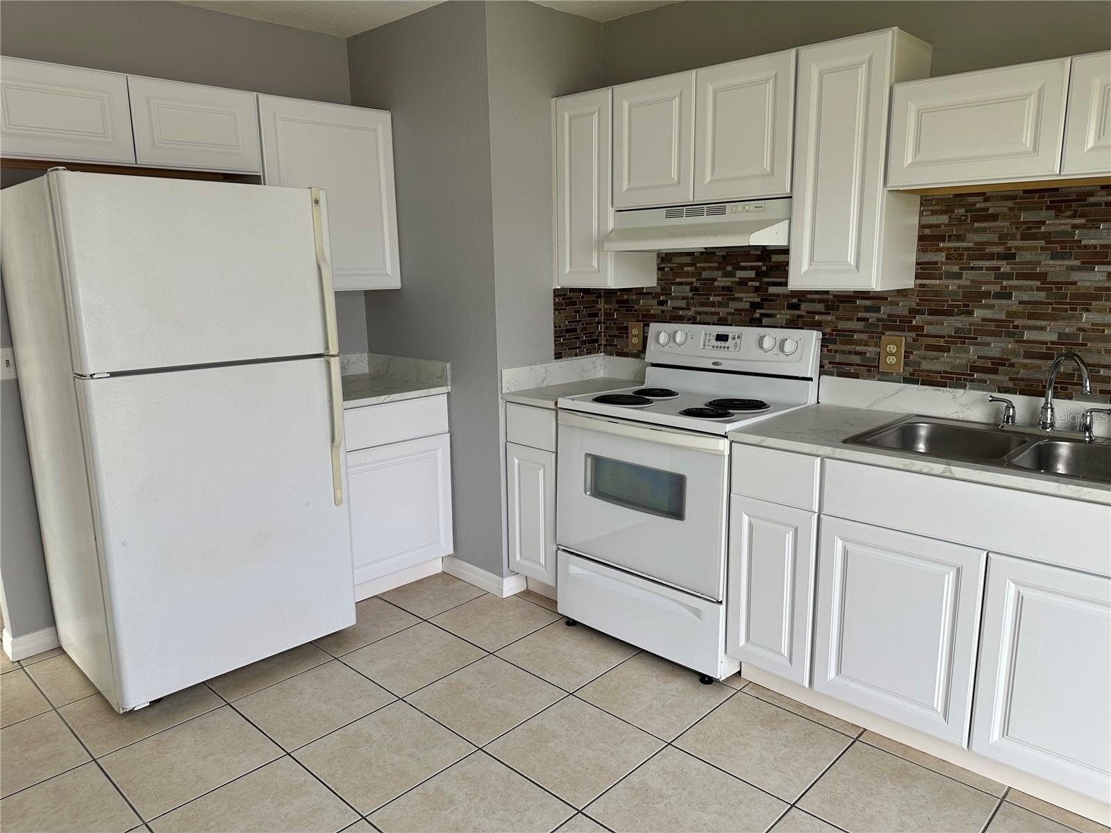 425 Ricold Terrace, FL