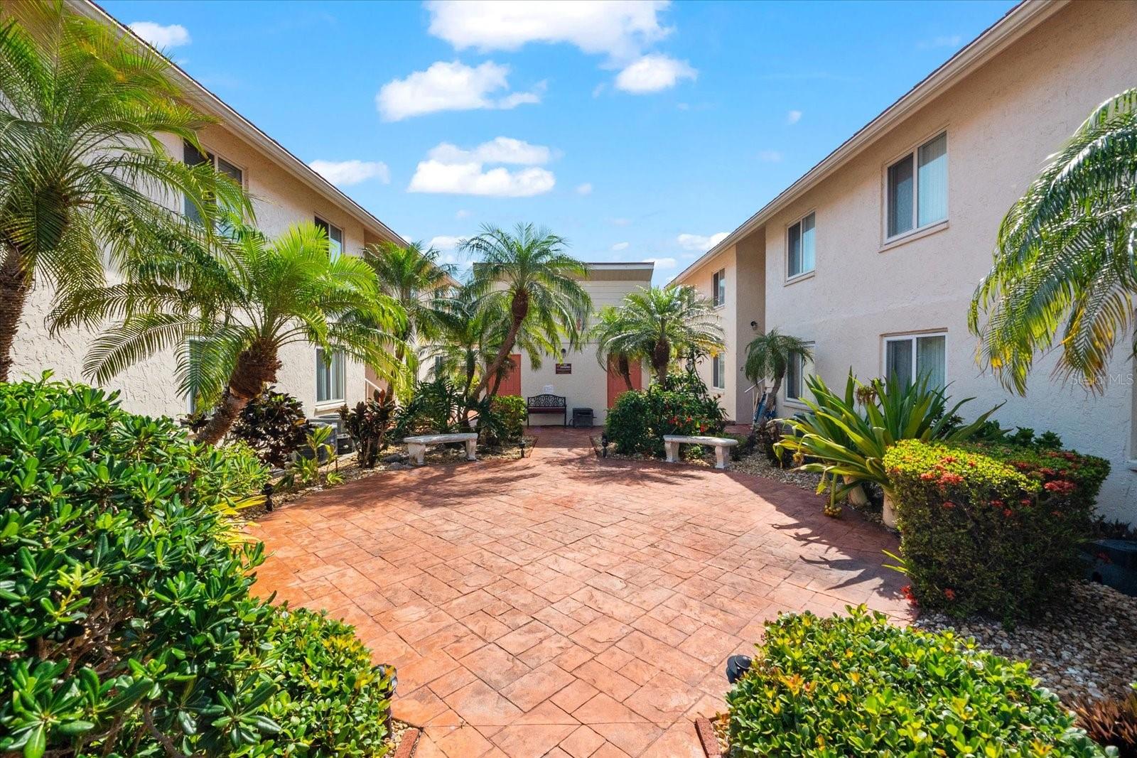 6708 Sarasea Circle, FL