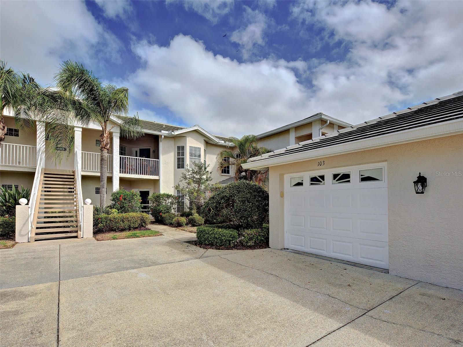 902 Addington Court, FL