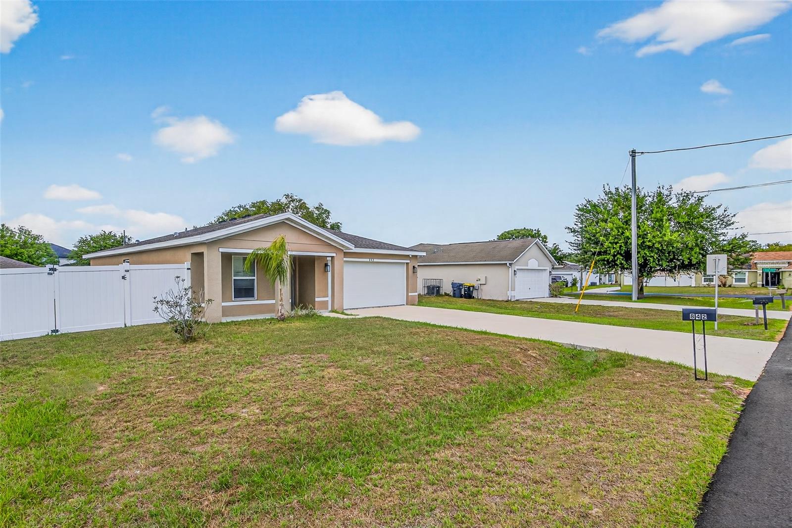 842 Gila Way, FL