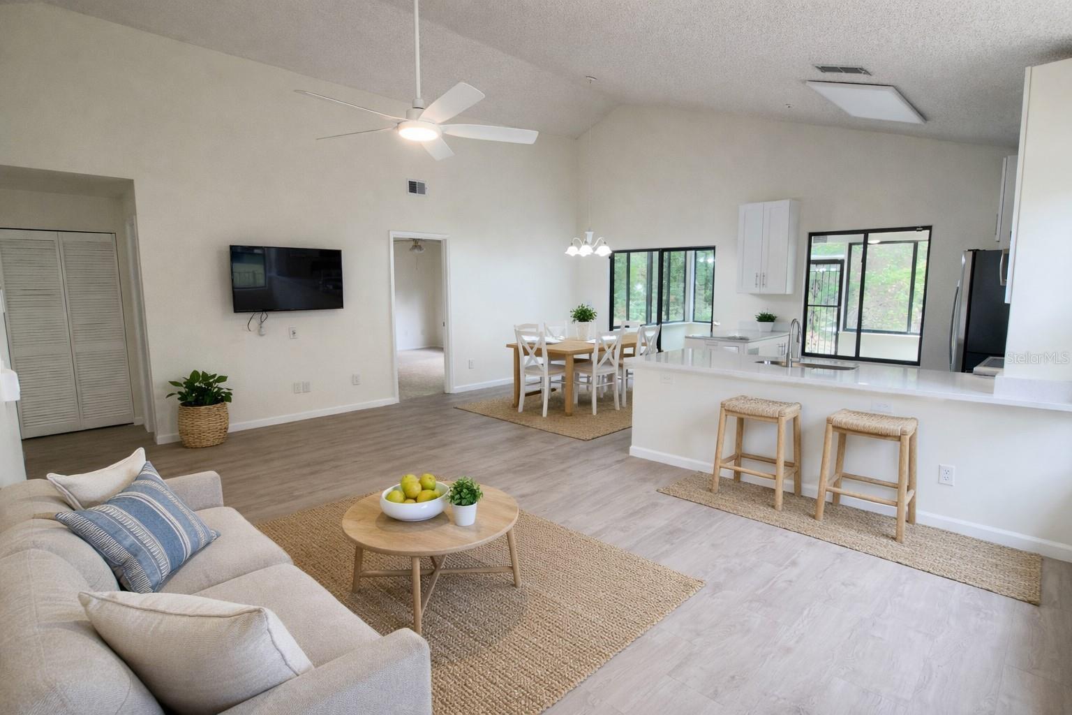 114 Spreading Oak Court, FL