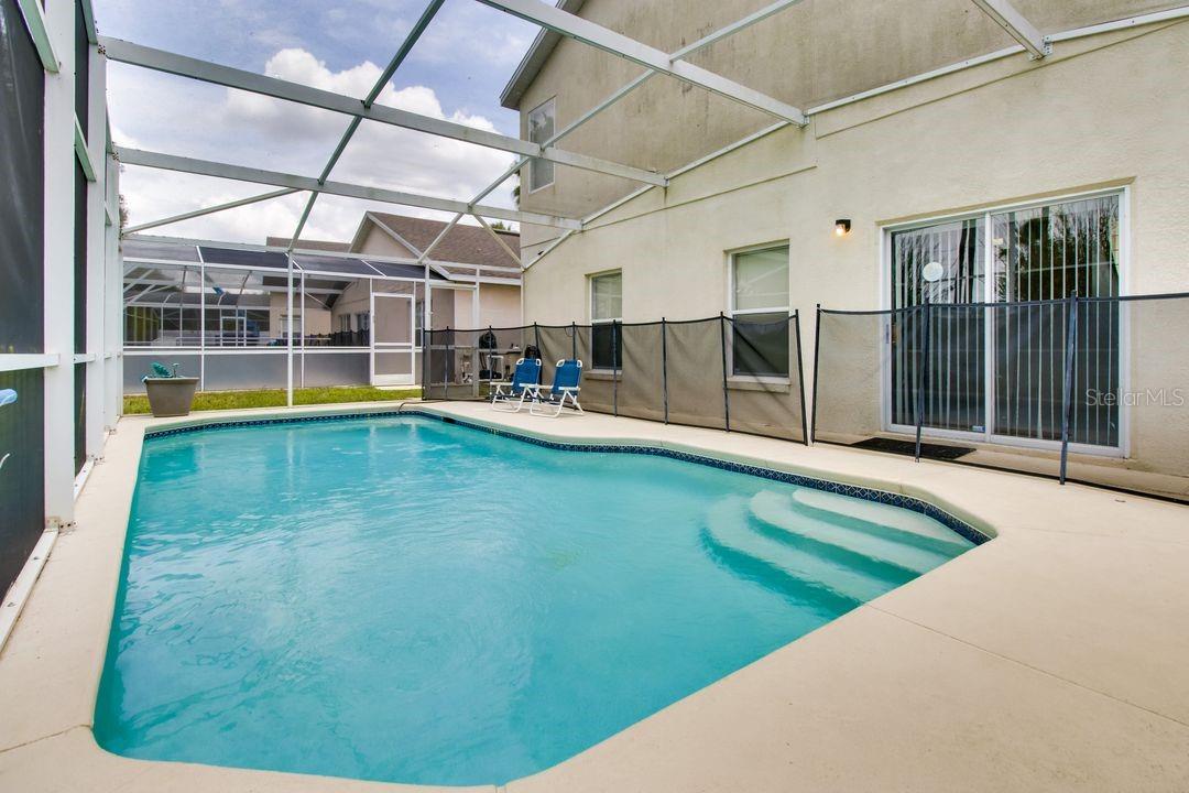 730 Bloomingdale Dr, FL