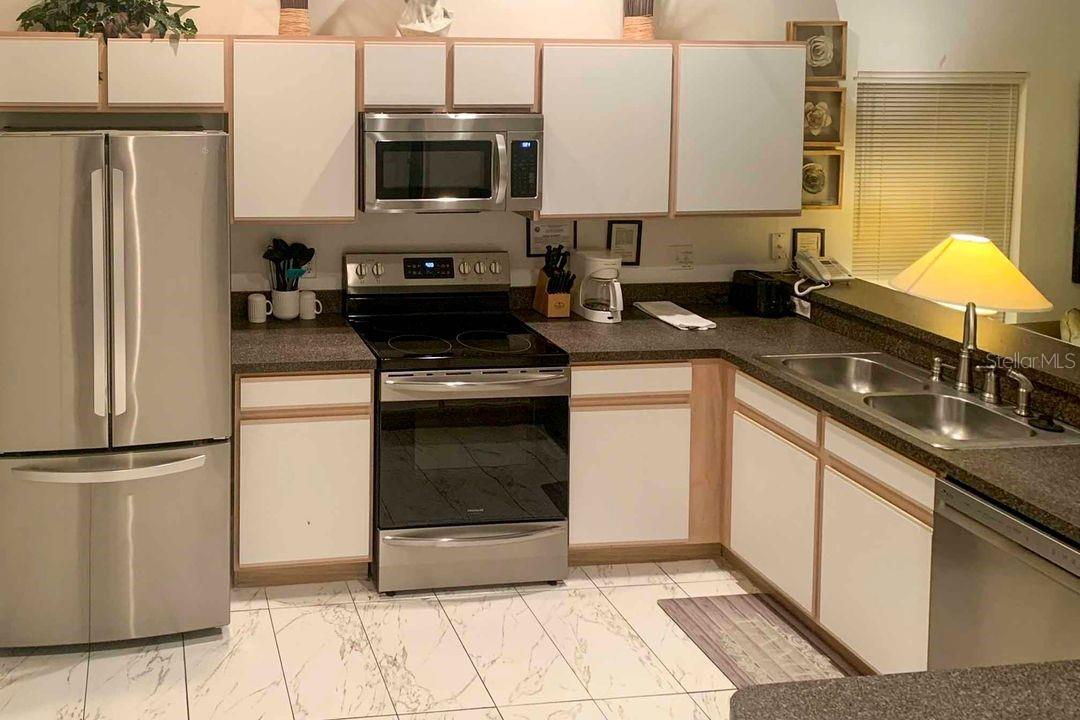730 Bloomingdale Dr, FL