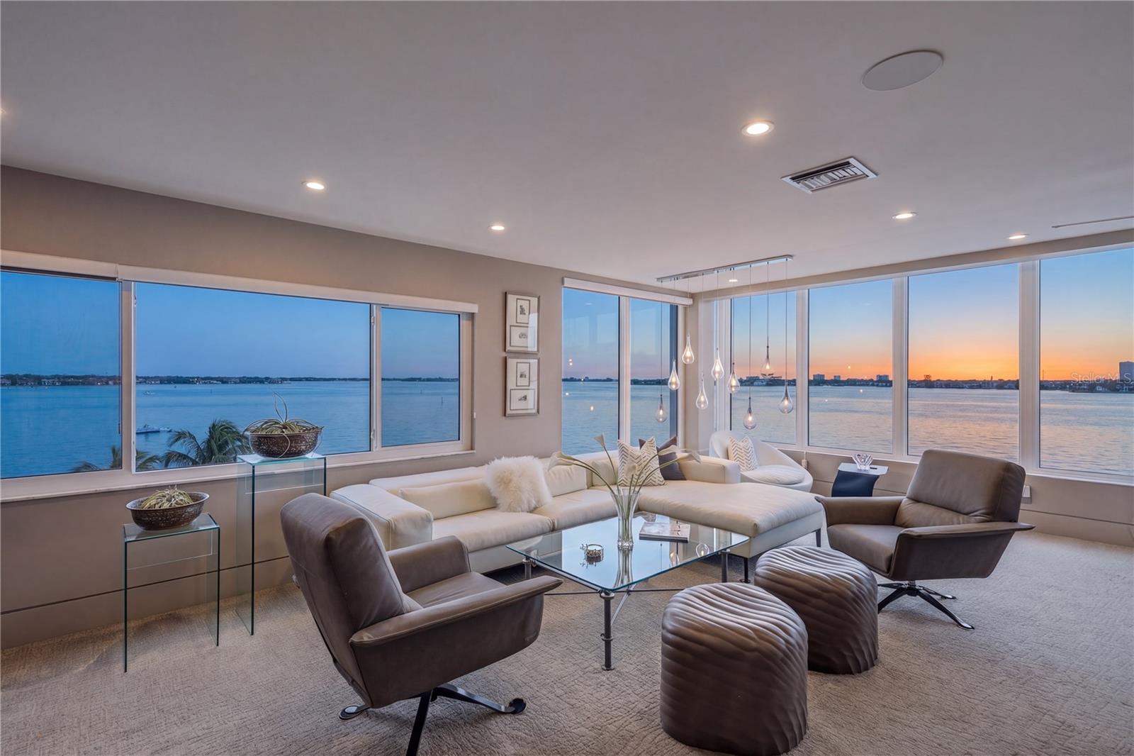 350 Golden Gate Point, FL