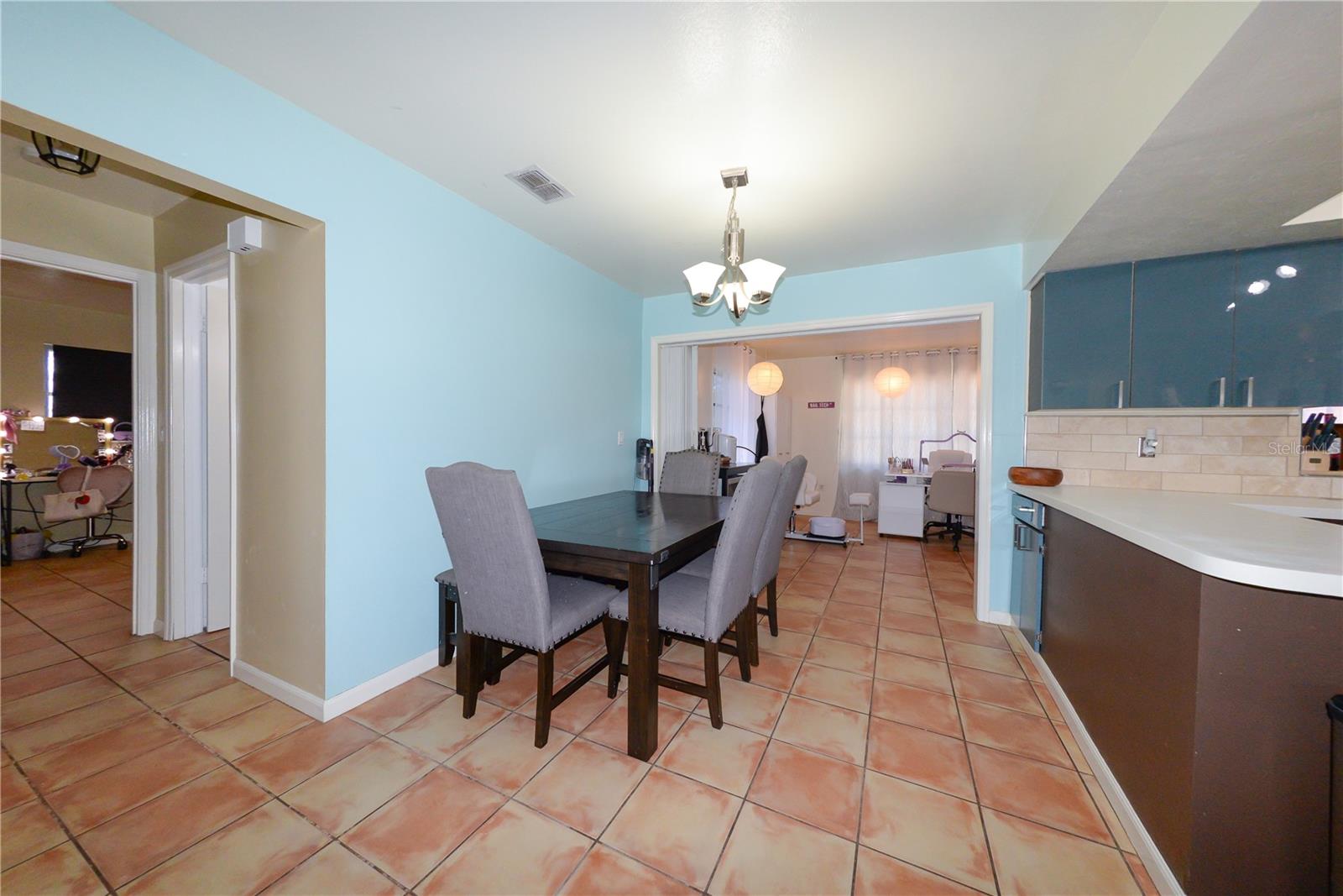 9215 Kingston Road, FL