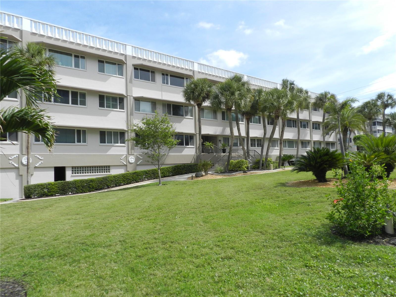 BELLEAIR BLUFFS, FL