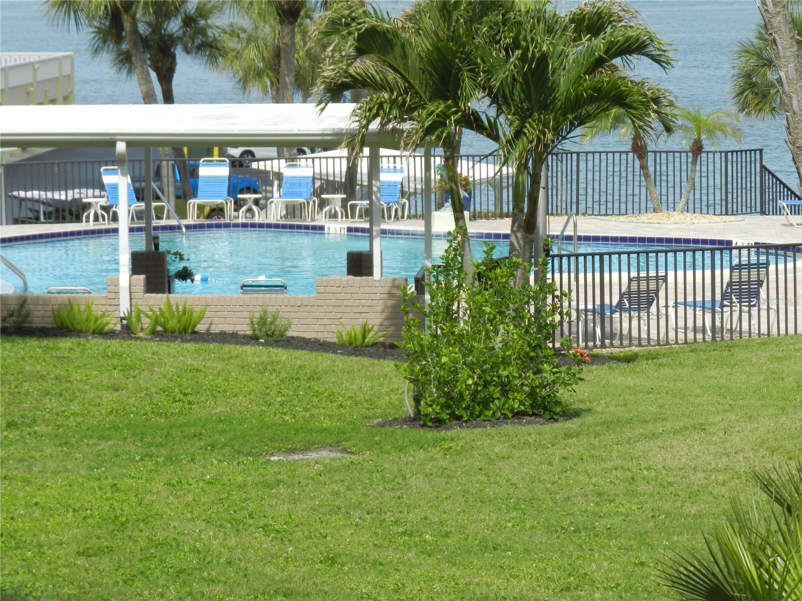 BELLEAIR BLUFFS, FL