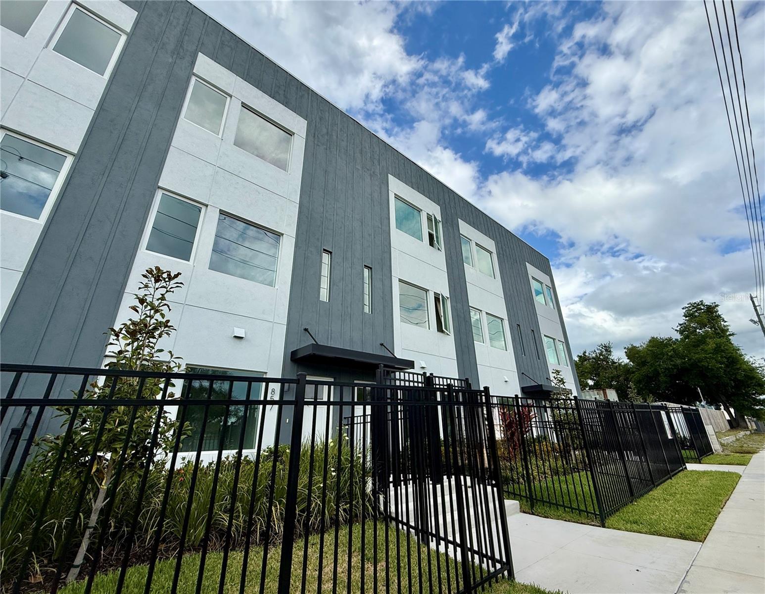 857 6th Avenue, FL