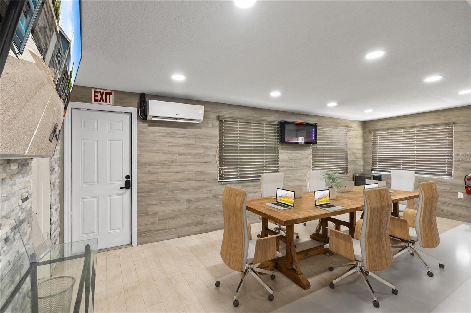 5424 Edgewater Drive, FL