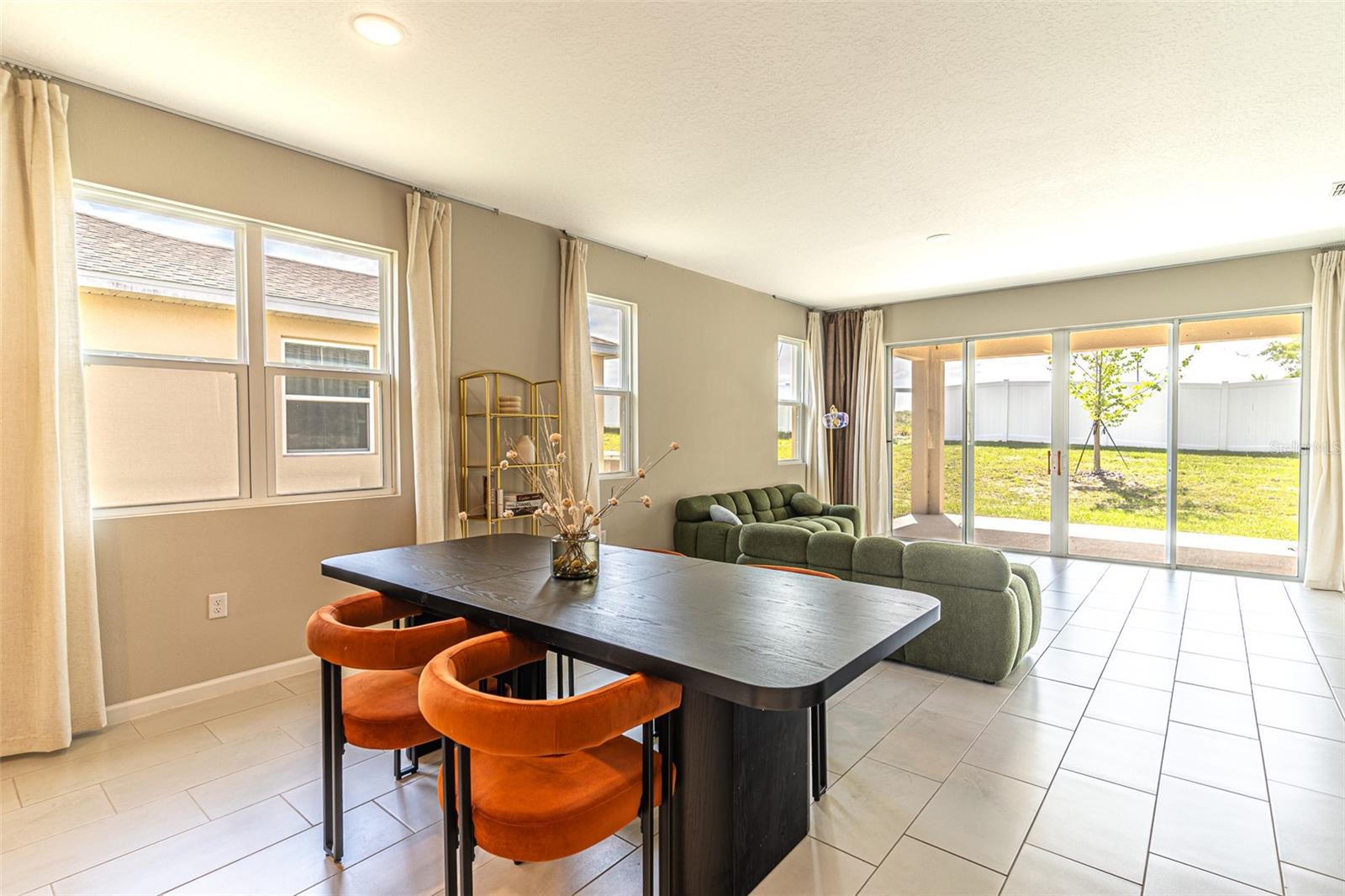 148 Hilltop Bloom Loop, FL
