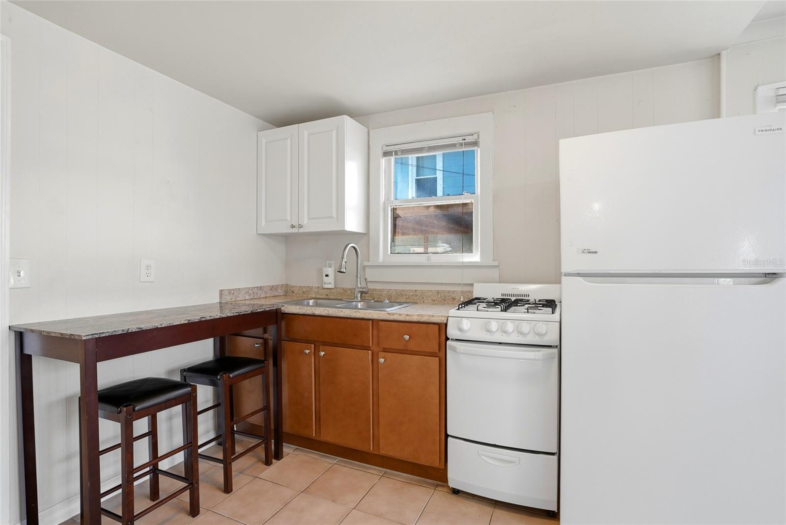 725 8th Street, FL