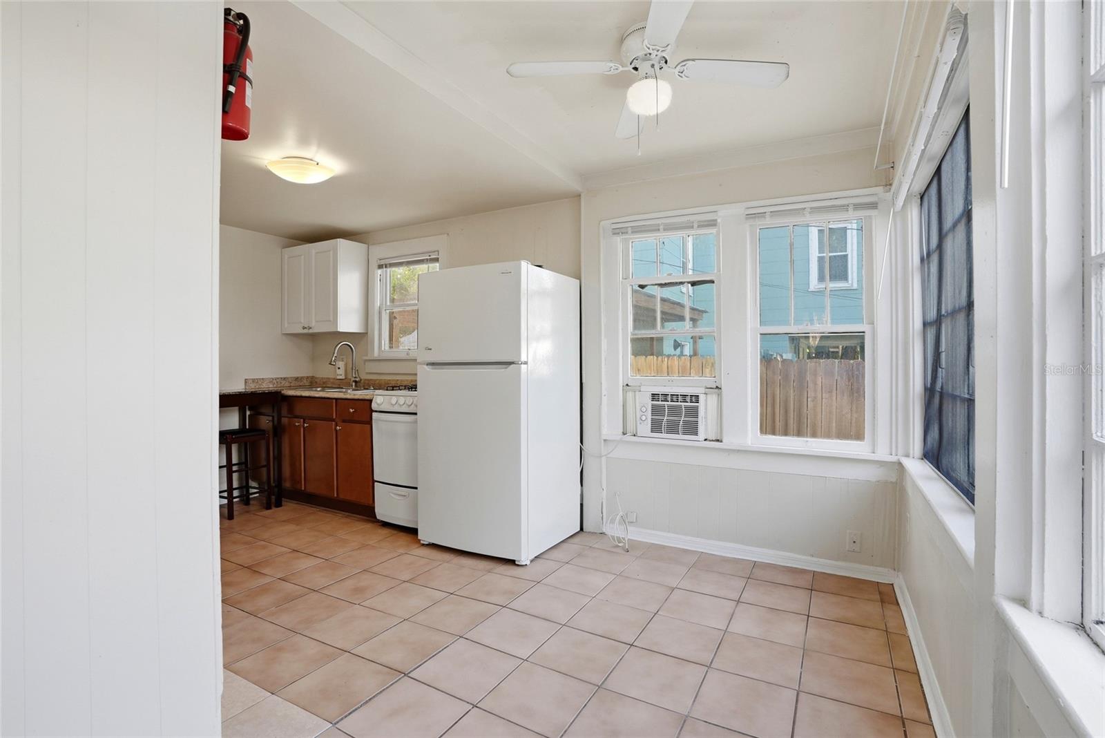 725 8th Street, FL