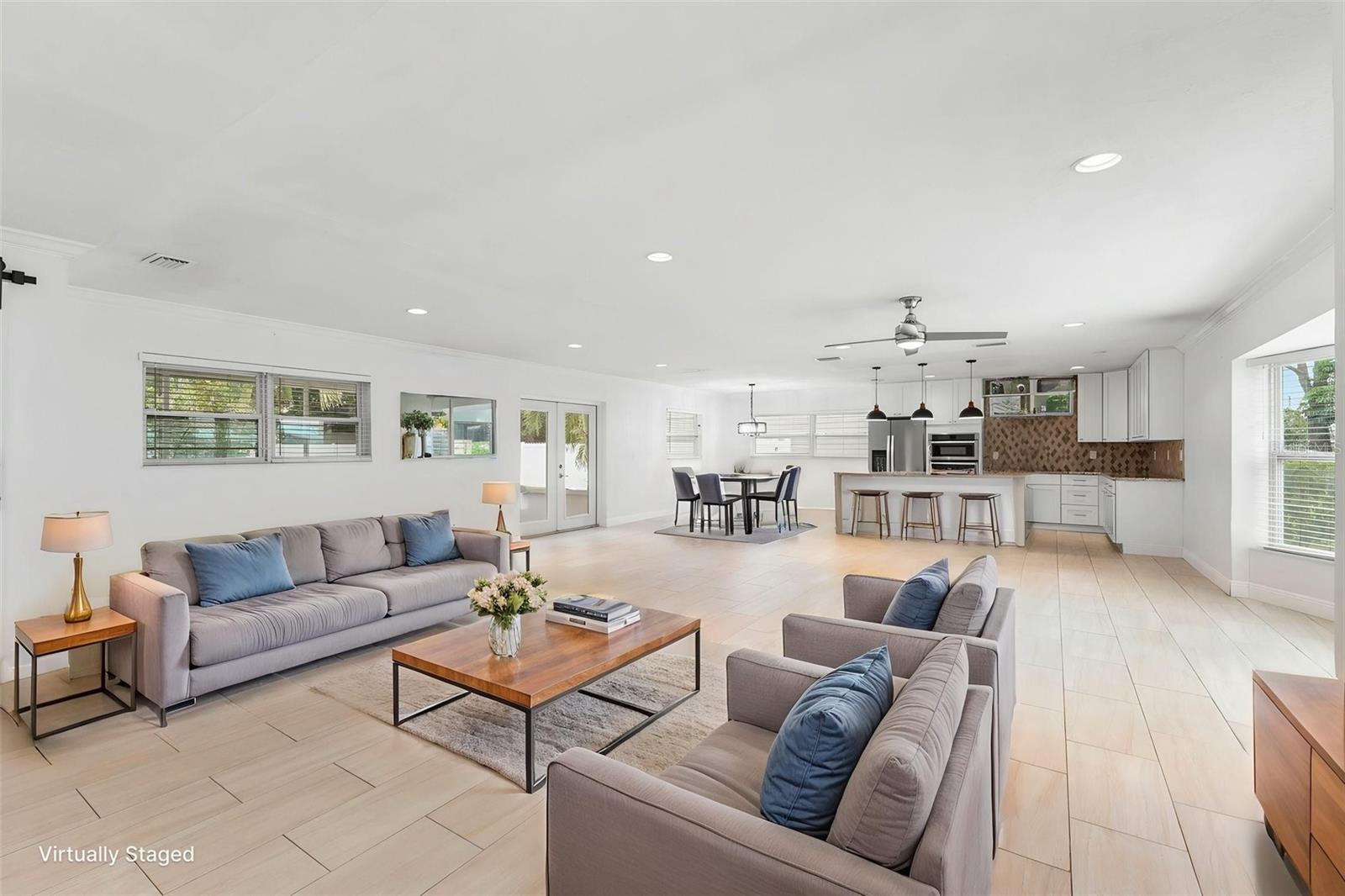 125 Carlyle Drive, FL
